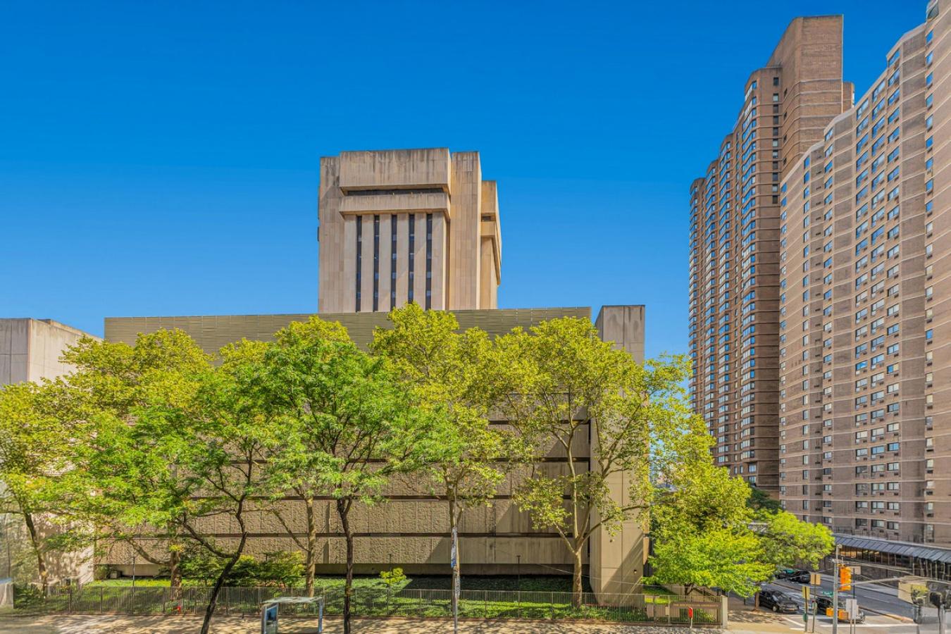 New York, New York, 10065, United States, 2 Bedrooms Bedrooms, ,2 BathroomsBathrooms,Residential,For Sale,1945107