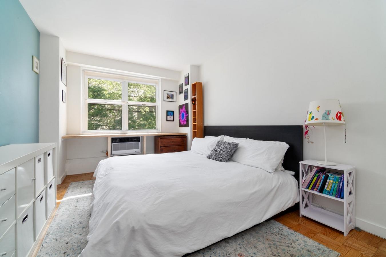 New York, New York, 10065, United States, 2 Bedrooms Bedrooms, ,2 BathroomsBathrooms,Residential,For Sale,1945107