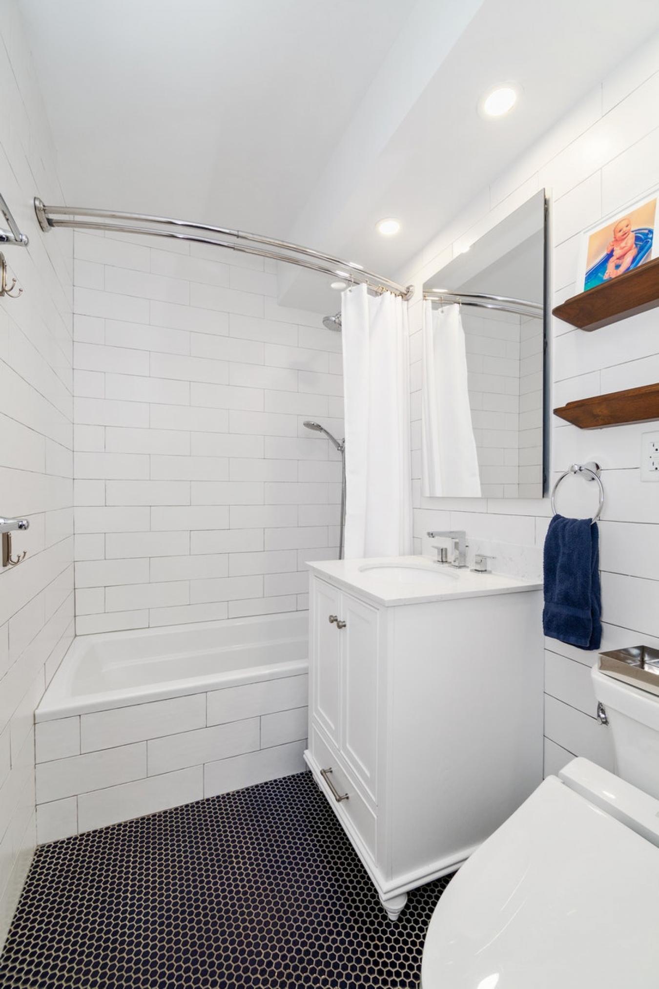 New York, New York, 10065, United States, 2 Bedrooms Bedrooms, ,2 BathroomsBathrooms,Residential,For Sale,1945107