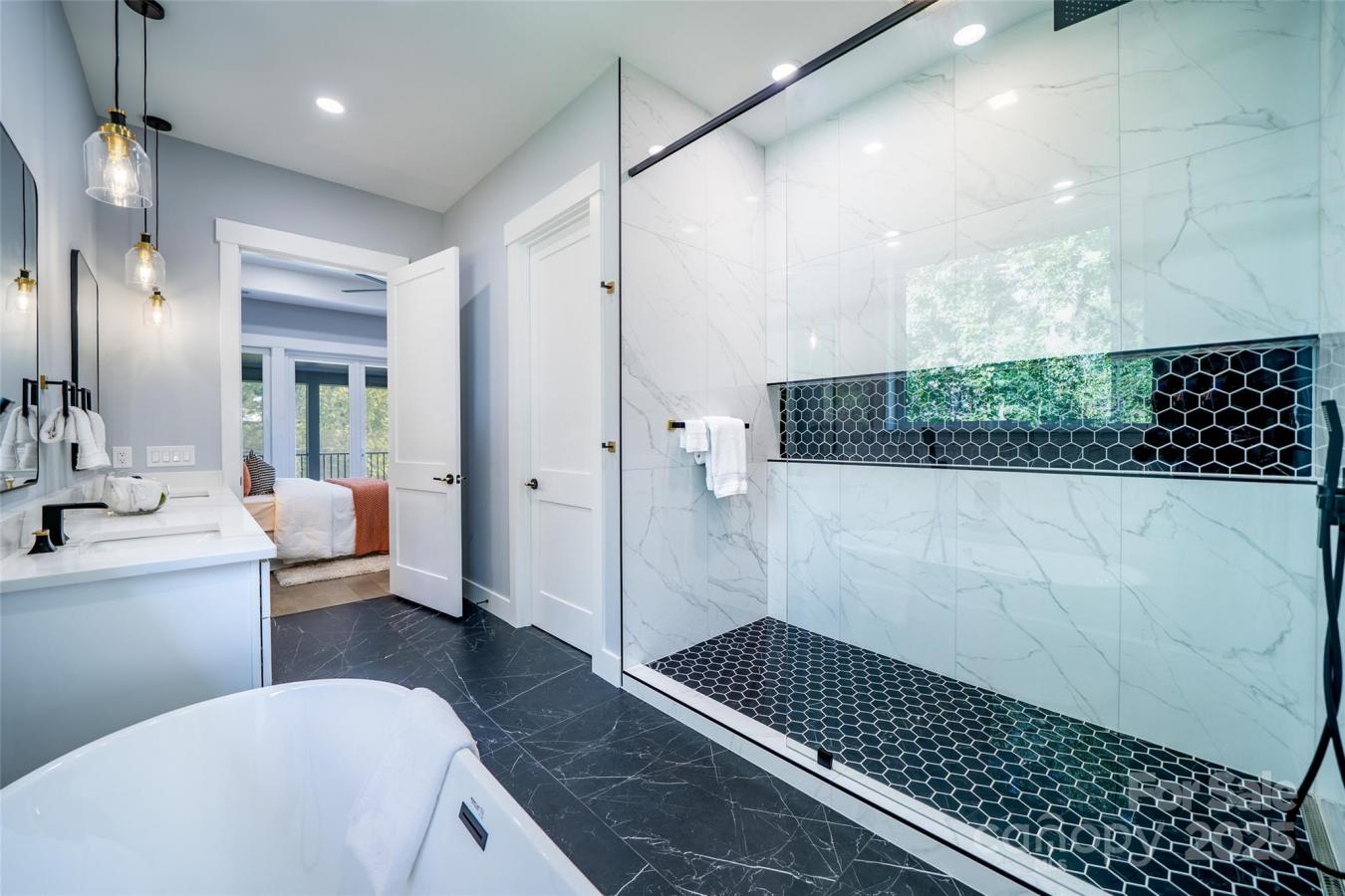 Arden, Buncombe, 28704, United States, 3 Bedrooms Bedrooms, ,2 BathroomsBathrooms,Residential,For Sale,1945291