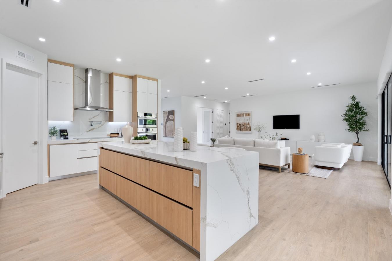 Miami, Miami-Dade, 33157, United States, 5 Bedrooms Bedrooms, ,4 BathroomsBathrooms,Residential,For Sale,1945106