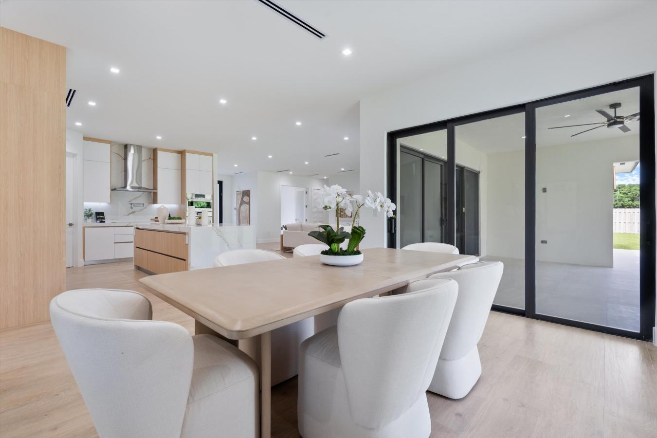 Miami, Miami-Dade, 33157, United States, 5 Bedrooms Bedrooms, ,4 BathroomsBathrooms,Residential,For Sale,1945106