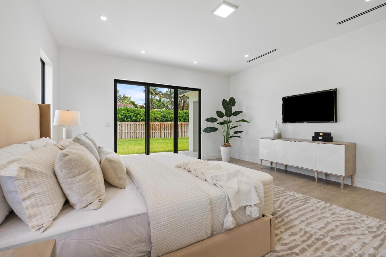 Miami, Miami-Dade, 33157, United States, 5 Bedrooms Bedrooms, ,4 BathroomsBathrooms,Residential,For Sale,1945106