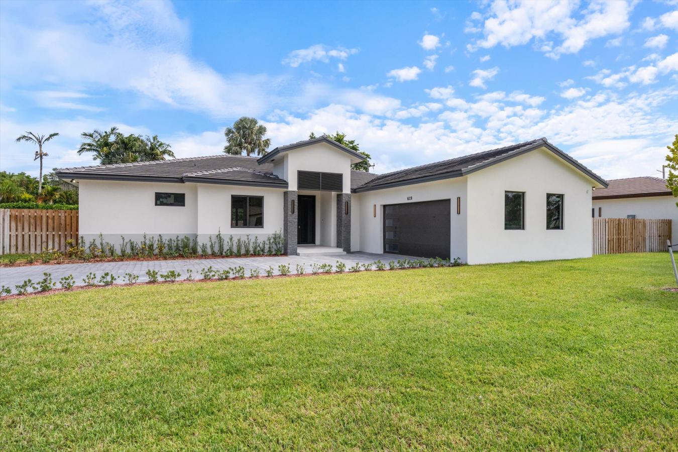 Miami, Miami-Dade, 33157, United States, 5 Bedrooms Bedrooms, ,4 BathroomsBathrooms,Residential,For Sale,1945106