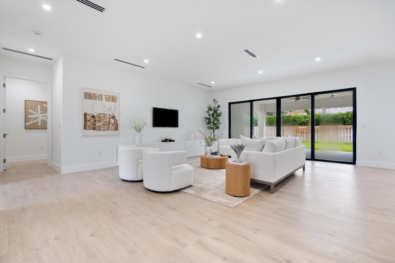 Miami, Miami-Dade, 33157, United States, 5 Bedrooms Bedrooms, ,4 BathroomsBathrooms,Residential,For Sale,1945106