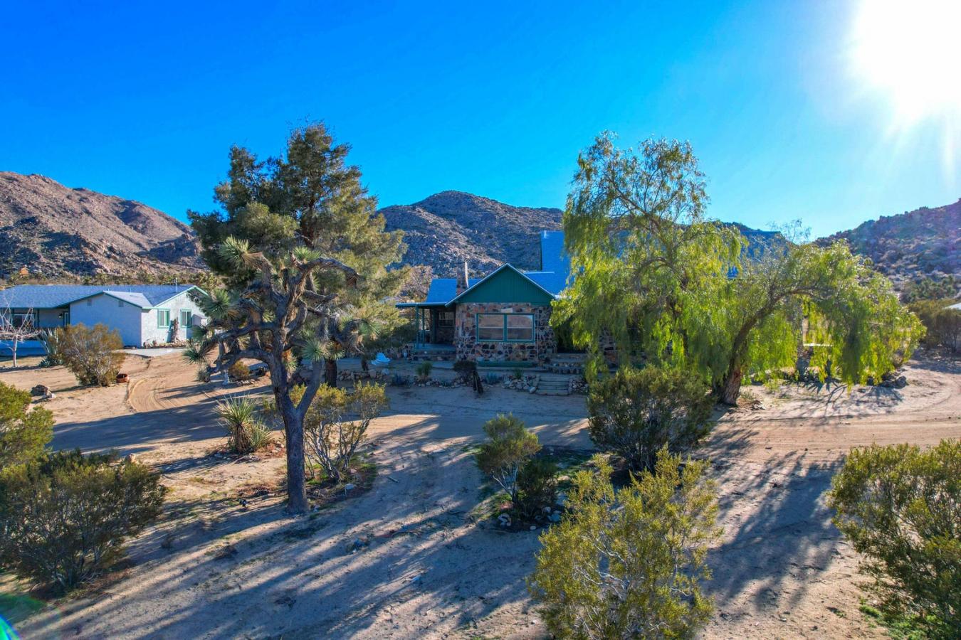 Joshua Tree, California, 92252, United States, 8 Bedrooms Bedrooms, ,6 BathroomsBathrooms,Residential,For Sale,1945103