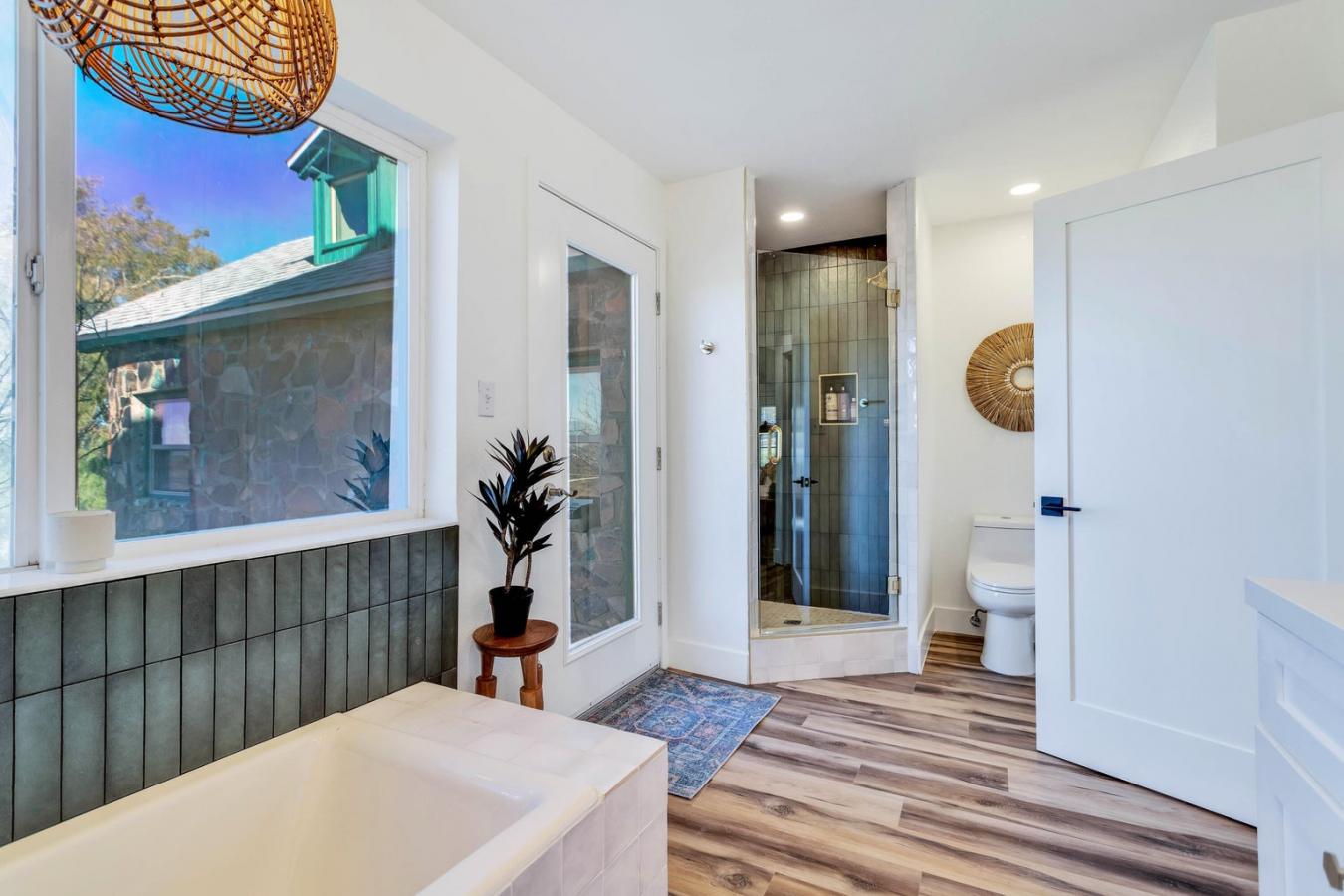 Joshua Tree, California, 92252, United States, 8 Bedrooms Bedrooms, ,6 BathroomsBathrooms,Residential,For Sale,1945103