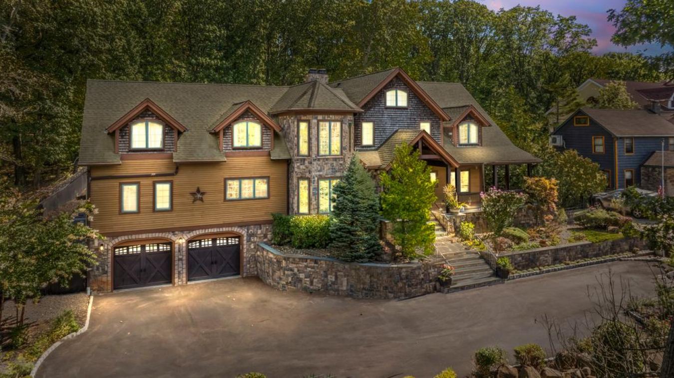 Staten Island, Richmond, 10306, United States, 4 Bedrooms Bedrooms, ,5 BathroomsBathrooms,Residential,For Sale,1945278