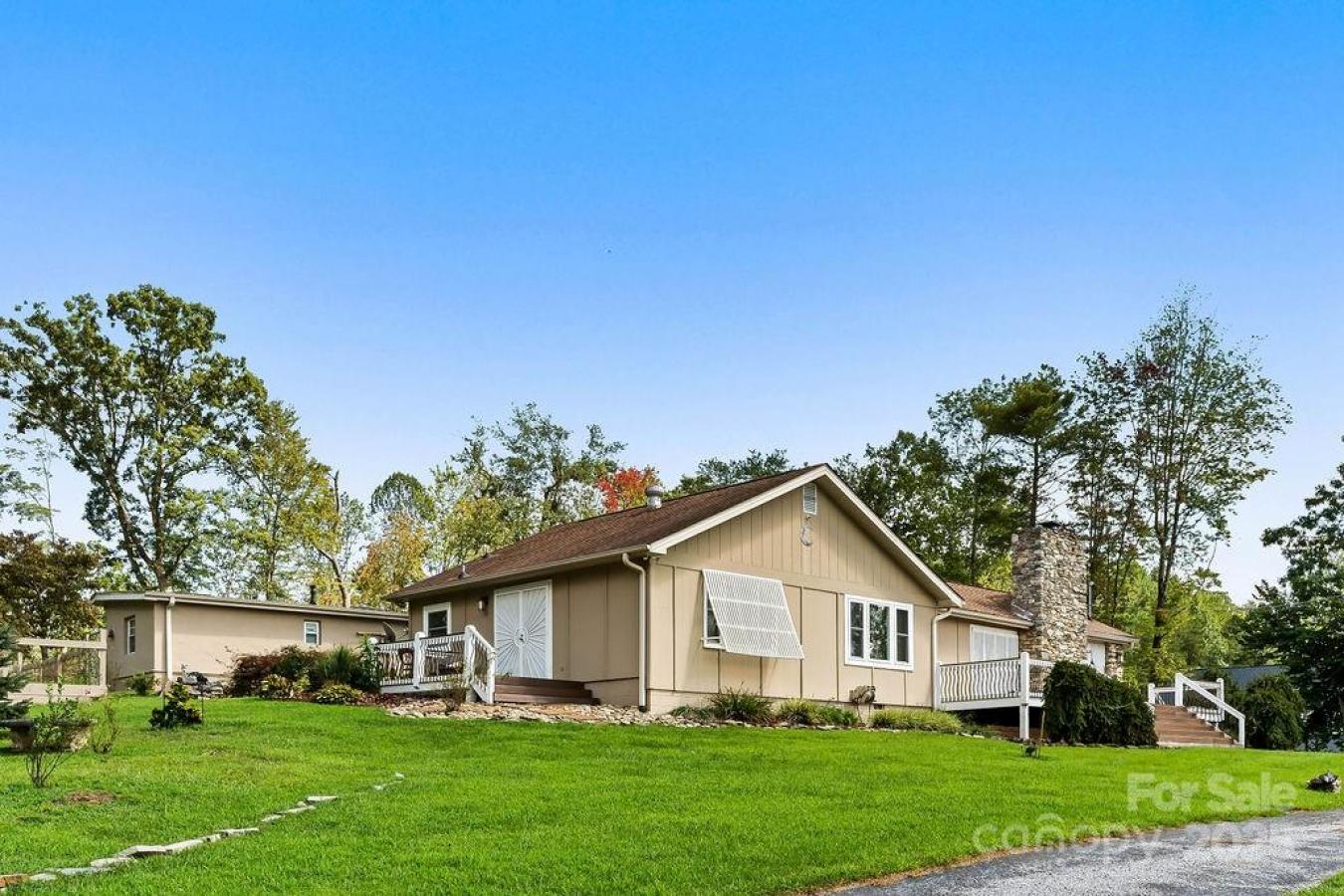 Hendersonville, Henderson, 28791, United States, 4 Bedrooms Bedrooms, ,3 BathroomsBathrooms,Residential,For Sale,1945417