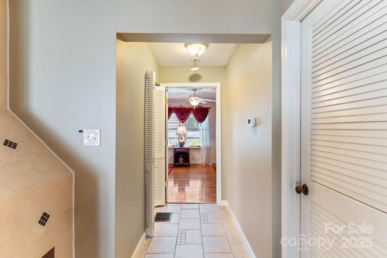 Hendersonville, Henderson, 28791, United States, 4 Bedrooms Bedrooms, ,3 BathroomsBathrooms,Residential,For Sale,1945417