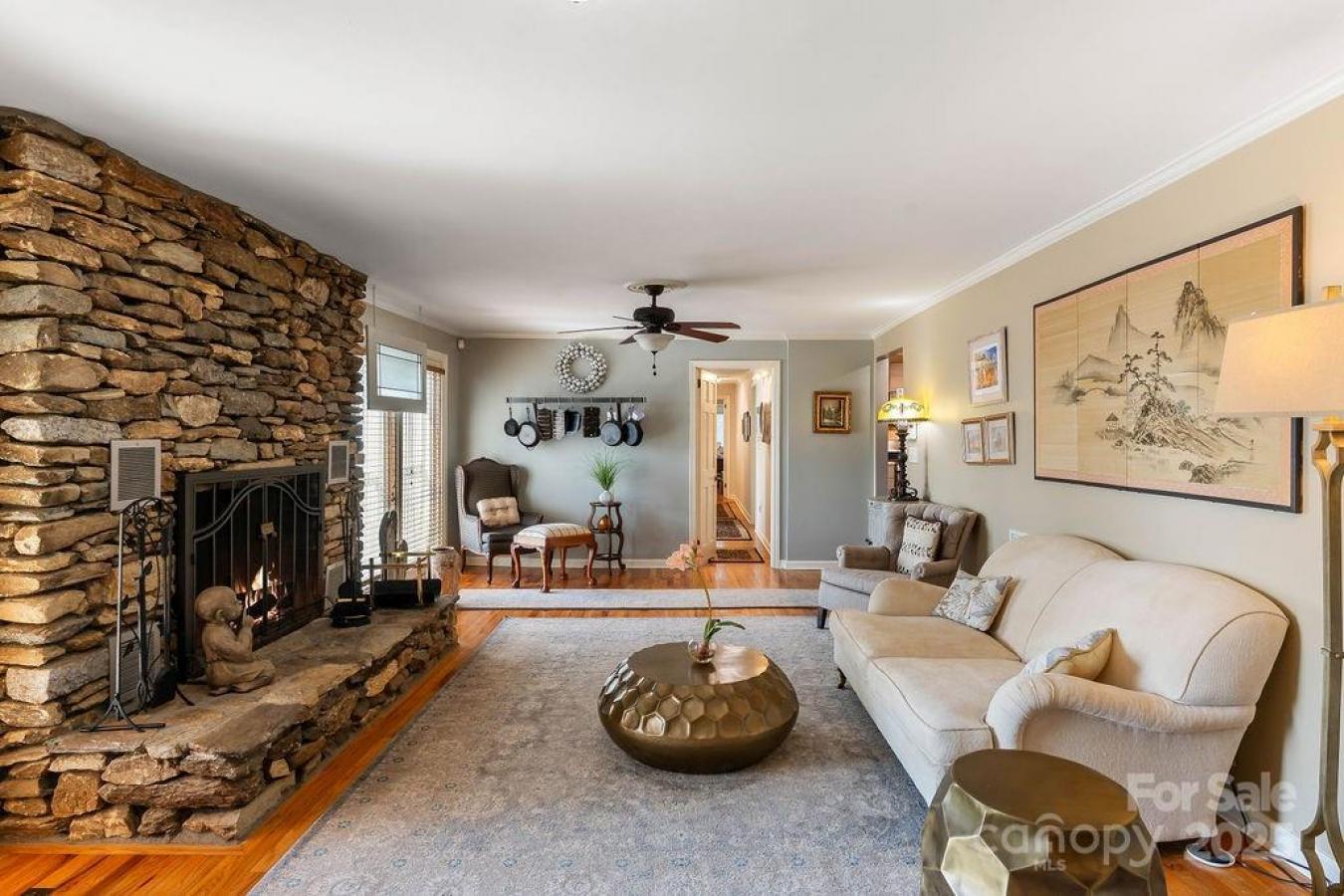 Hendersonville, Henderson, 28791, United States, 4 Bedrooms Bedrooms, ,3 BathroomsBathrooms,Residential,For Sale,1945417