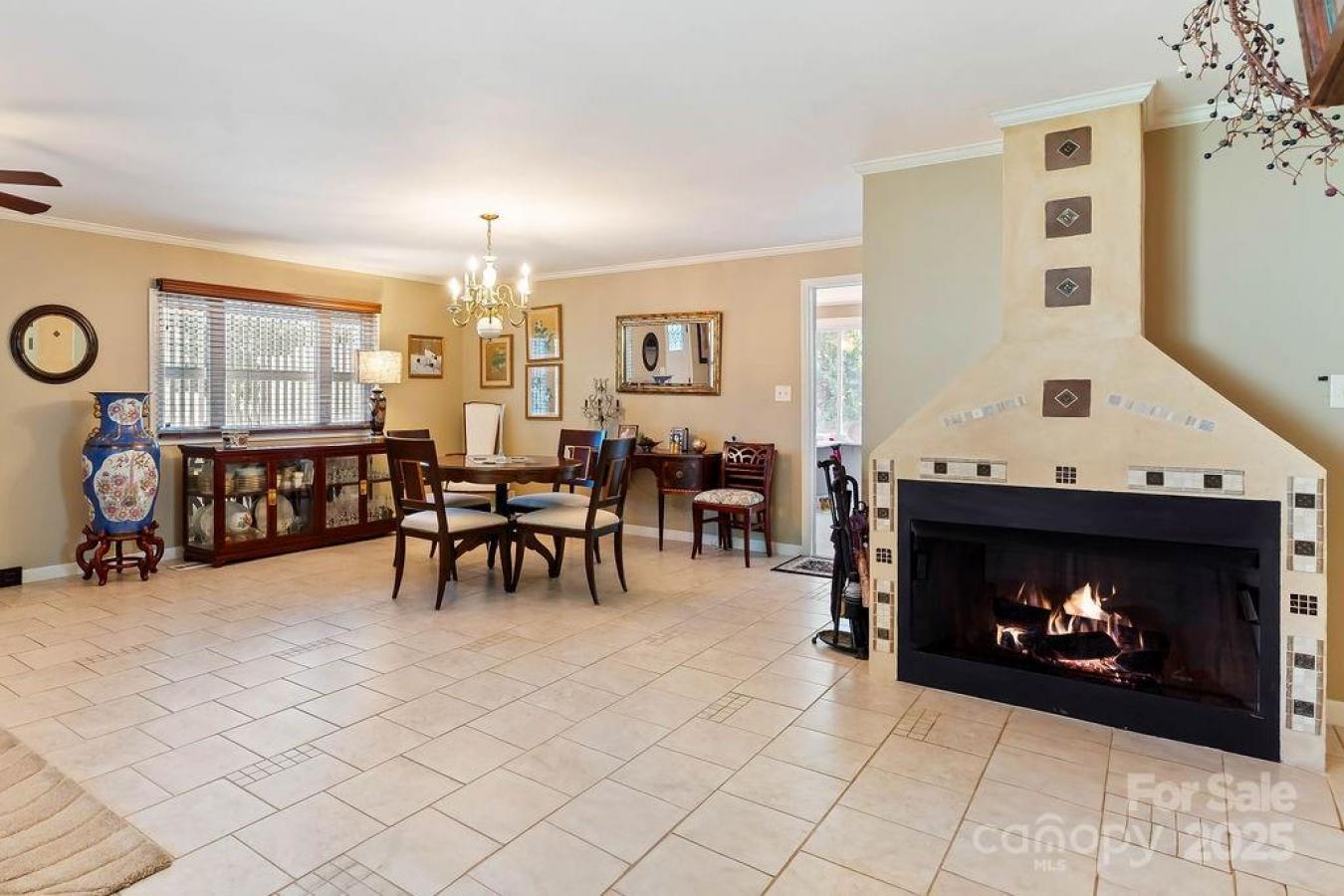 Hendersonville, Henderson, 28791, United States, 4 Bedrooms Bedrooms, ,3 BathroomsBathrooms,Residential,For Sale,1945417