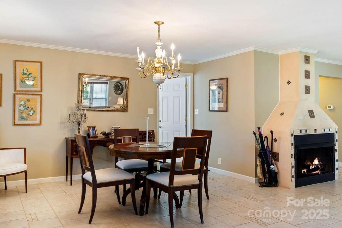 Hendersonville, Henderson, 28791, United States, 4 Bedrooms Bedrooms, ,3 BathroomsBathrooms,Residential,For Sale,1945417