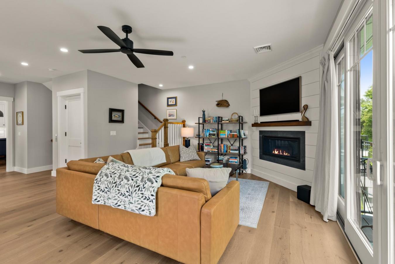 Dover, New Hampshire, 03820, United States, ,Residential,For Sale,1945416