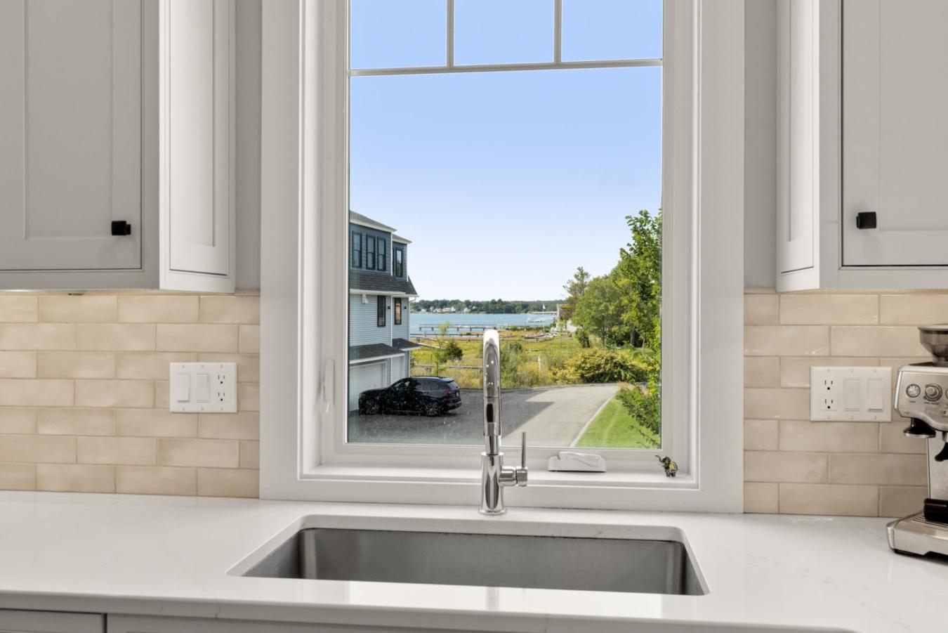 Dover, New Hampshire, 03820, United States, ,Residential,For Sale,1945416