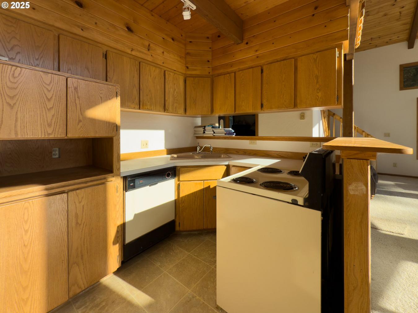 Bandon, Coos, 97411, United States, 4 Bedrooms Bedrooms, ,3 BathroomsBathrooms,Residential,For Sale,1945415