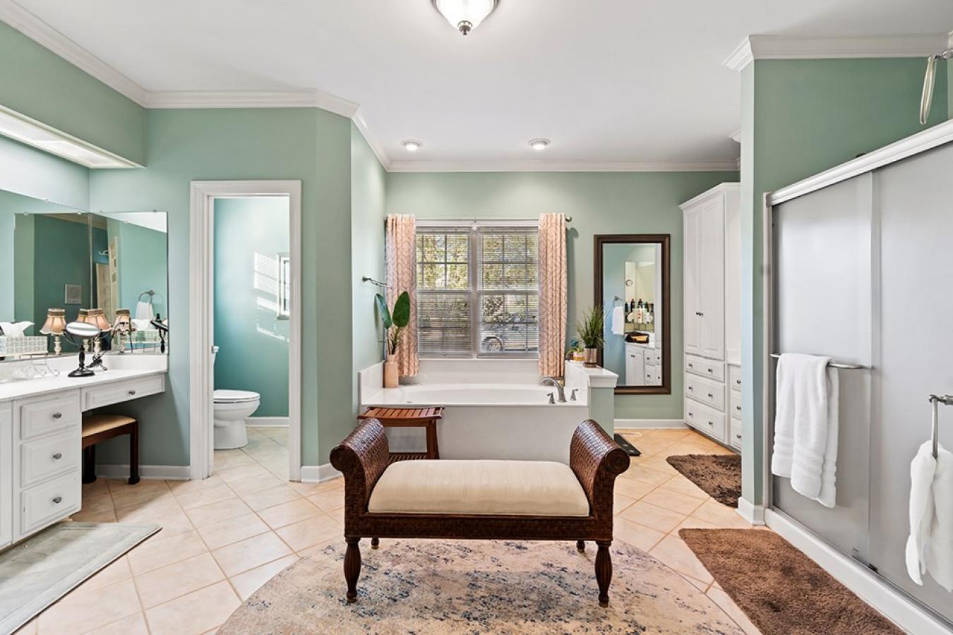 Greenwood, Greenwood, 29649, United States, 4 Bedrooms Bedrooms, ,4 BathroomsBathrooms,Residential,For Sale,1945709