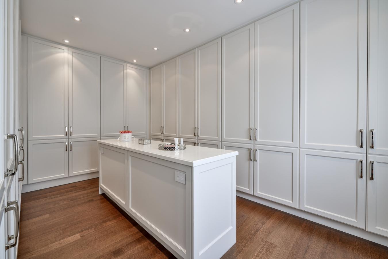 Toronto, ON, M2L 1H3, Canada, 5 Bedrooms Bedrooms, ,7 BathroomsBathrooms,Residential,For Sale,1945276