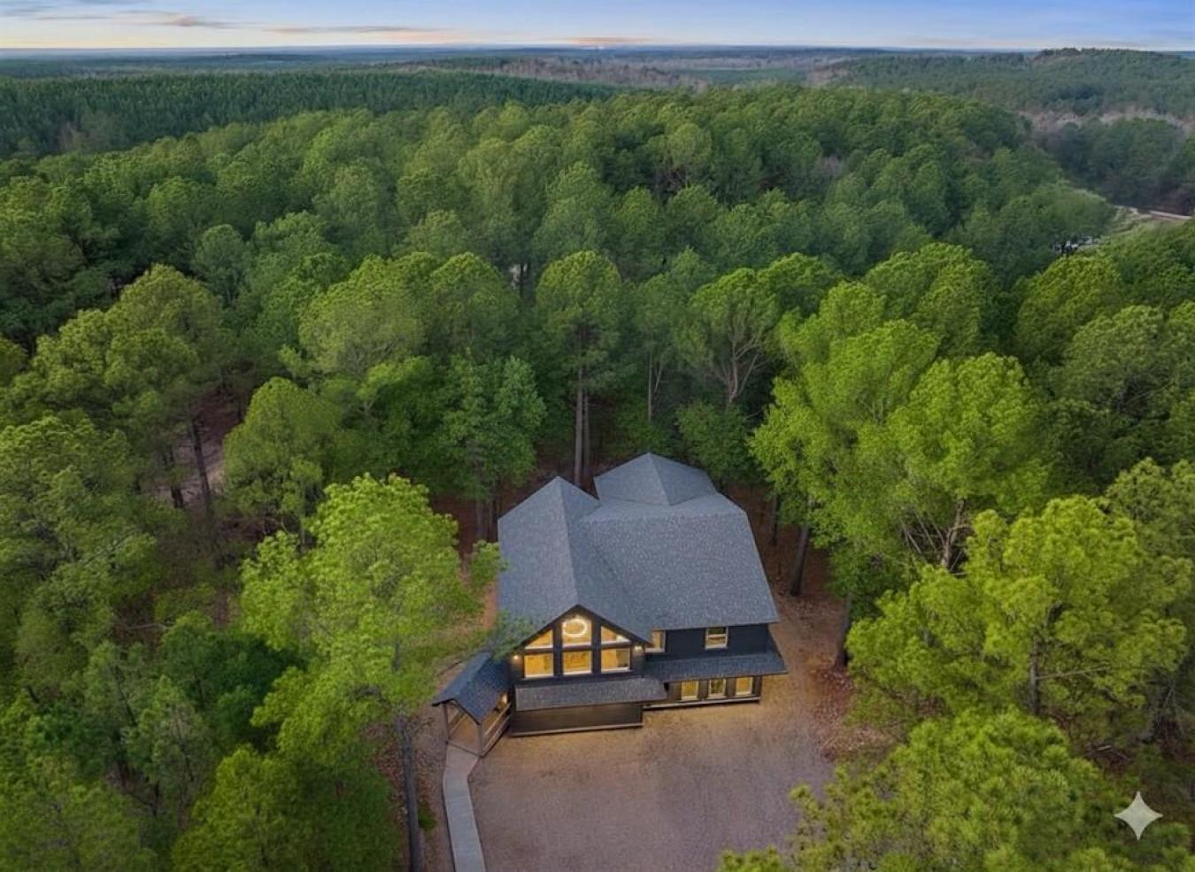 Broken Bow, McCurtain, 74728, United States, 4 Bedrooms Bedrooms, ,3 BathroomsBathrooms,Residential,For Sale,1945413