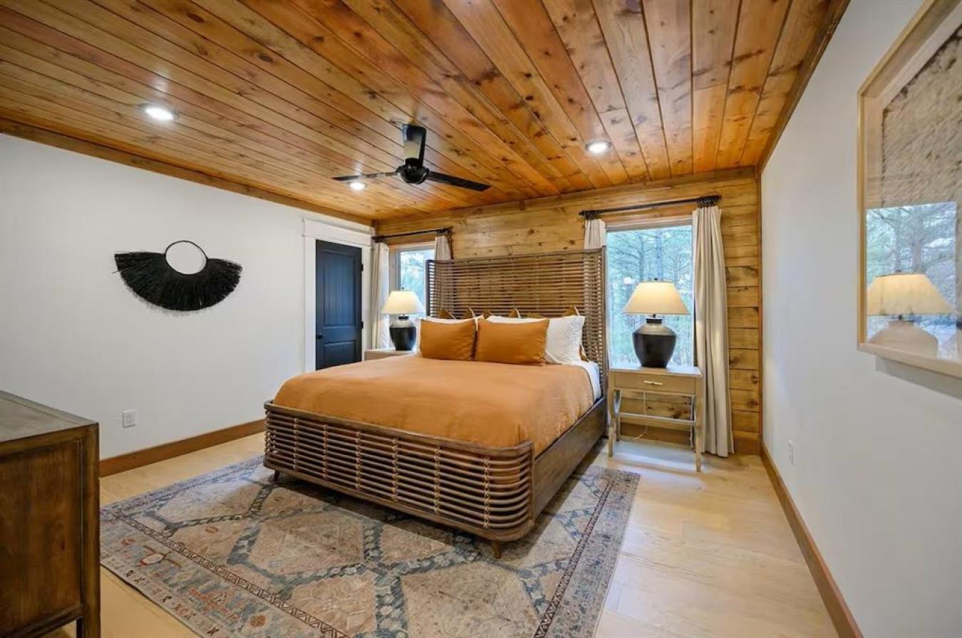 Broken Bow, McCurtain, 74728, United States, 4 Bedrooms Bedrooms, ,3 BathroomsBathrooms,Residential,For Sale,1945413