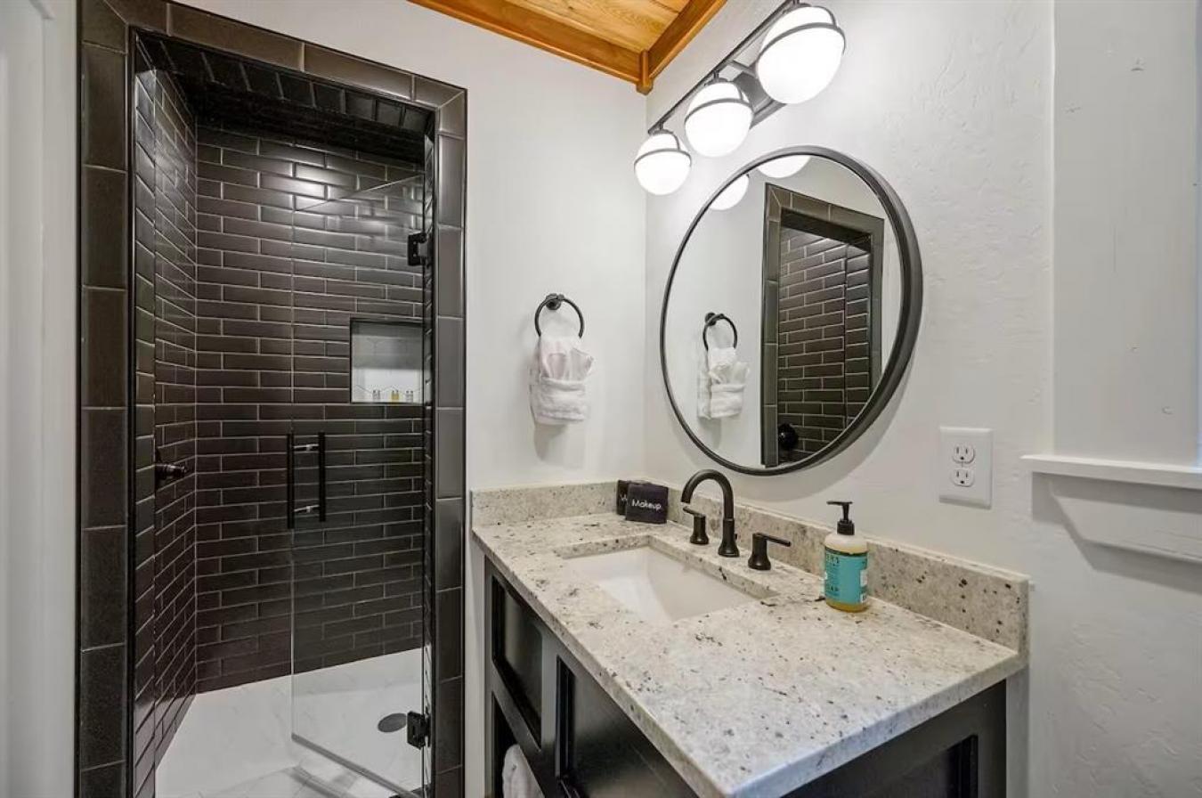 Broken Bow, McCurtain, 74728, United States, 4 Bedrooms Bedrooms, ,3 BathroomsBathrooms,Residential,For Sale,1945413