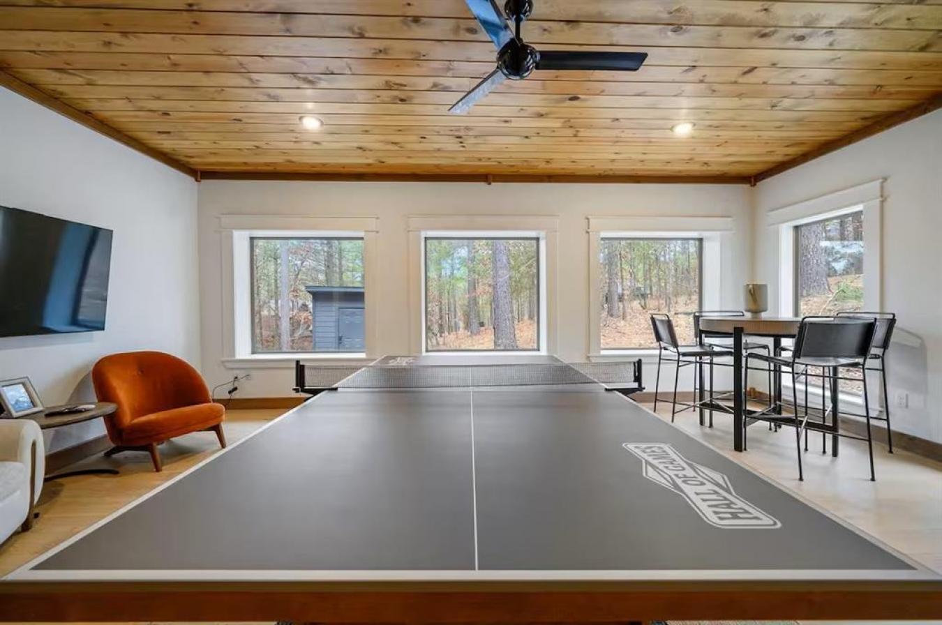 Broken Bow, McCurtain, 74728, United States, 4 Bedrooms Bedrooms, ,3 BathroomsBathrooms,Residential,For Sale,1945413