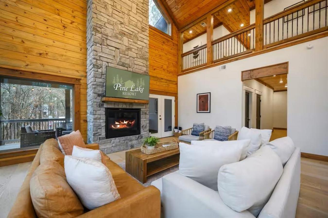 Broken Bow, McCurtain, 74728, United States, 4 Bedrooms Bedrooms, ,3 BathroomsBathrooms,Residential,For Sale,1945413