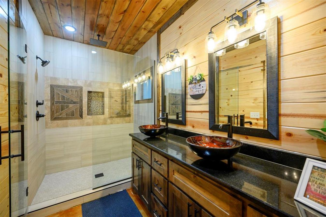 Broken Bow, McCurtain, 74728, United States, 5 Bedrooms Bedrooms, ,3 BathroomsBathrooms,Residential,For Sale,1945412