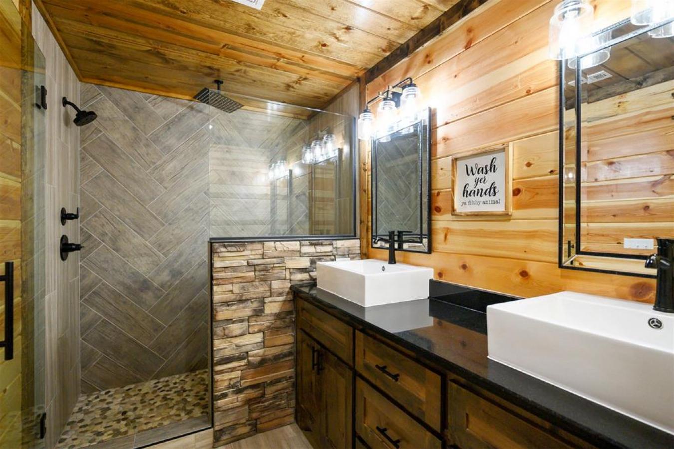 Broken Bow, McCurtain, 74728, United States, 5 Bedrooms Bedrooms, ,3 BathroomsBathrooms,Residential,For Sale,1945412