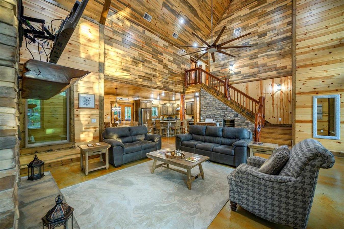 Broken Bow, McCurtain, 74728, United States, 5 Bedrooms Bedrooms, ,3 BathroomsBathrooms,Residential,For Sale,1945412