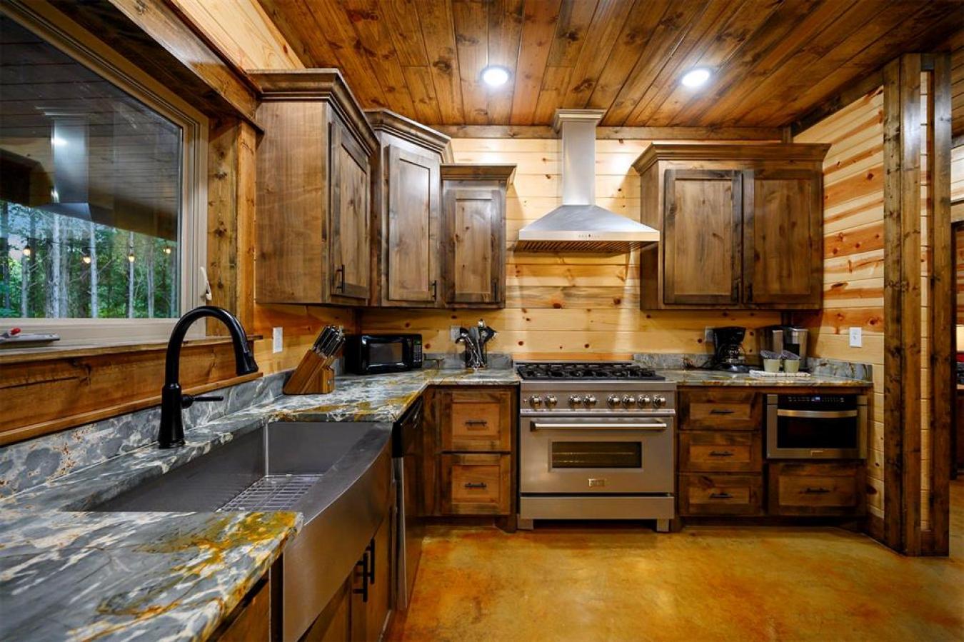 Broken Bow, McCurtain, 74728, United States, 5 Bedrooms Bedrooms, ,3 BathroomsBathrooms,Residential,For Sale,1945412