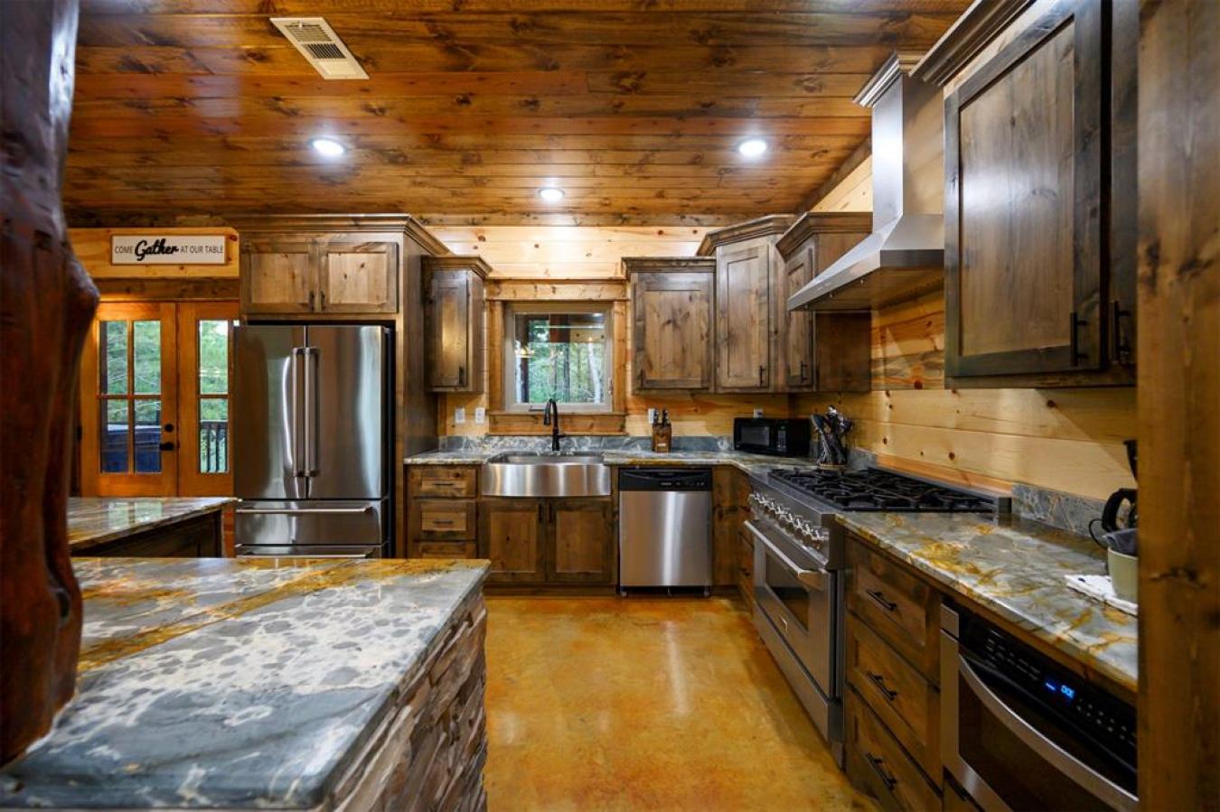 Broken Bow, McCurtain, 74728, United States, 5 Bedrooms Bedrooms, ,3 BathroomsBathrooms,Residential,For Sale,1945412