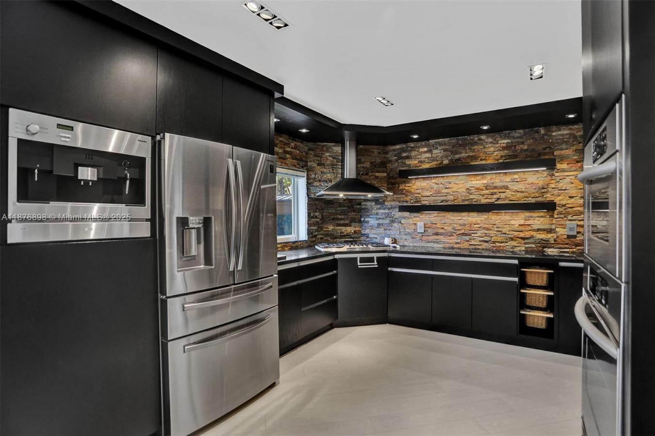 Cutler Bay, Miami-Dade County, 33189, United States, 5 Bedrooms Bedrooms, ,3 BathroomsBathrooms,Residential,For Sale,1945411