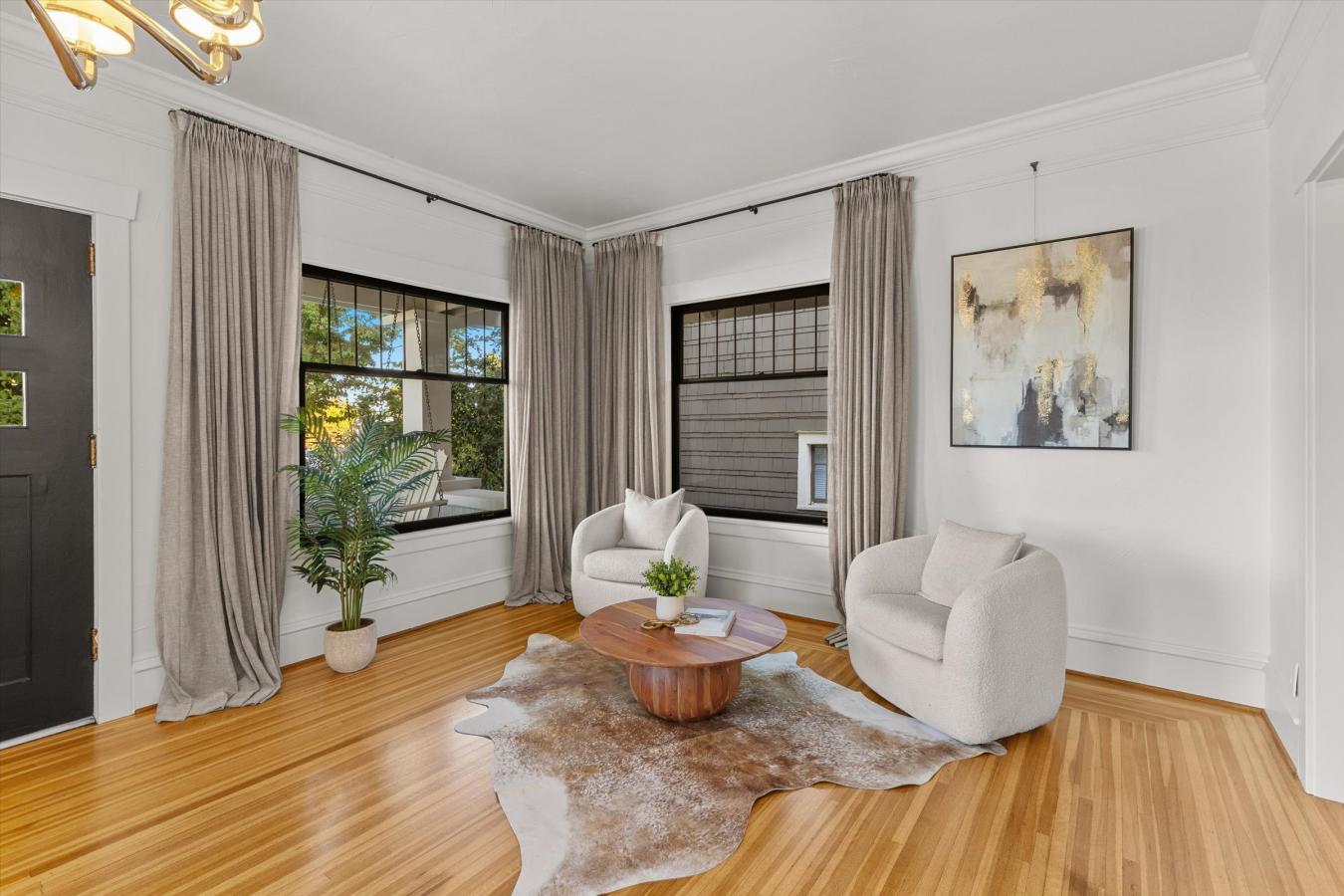 Seattle, King, 98109, United States, 4 Bedrooms Bedrooms, ,2 BathroomsBathrooms,Residential,For Sale,1945410