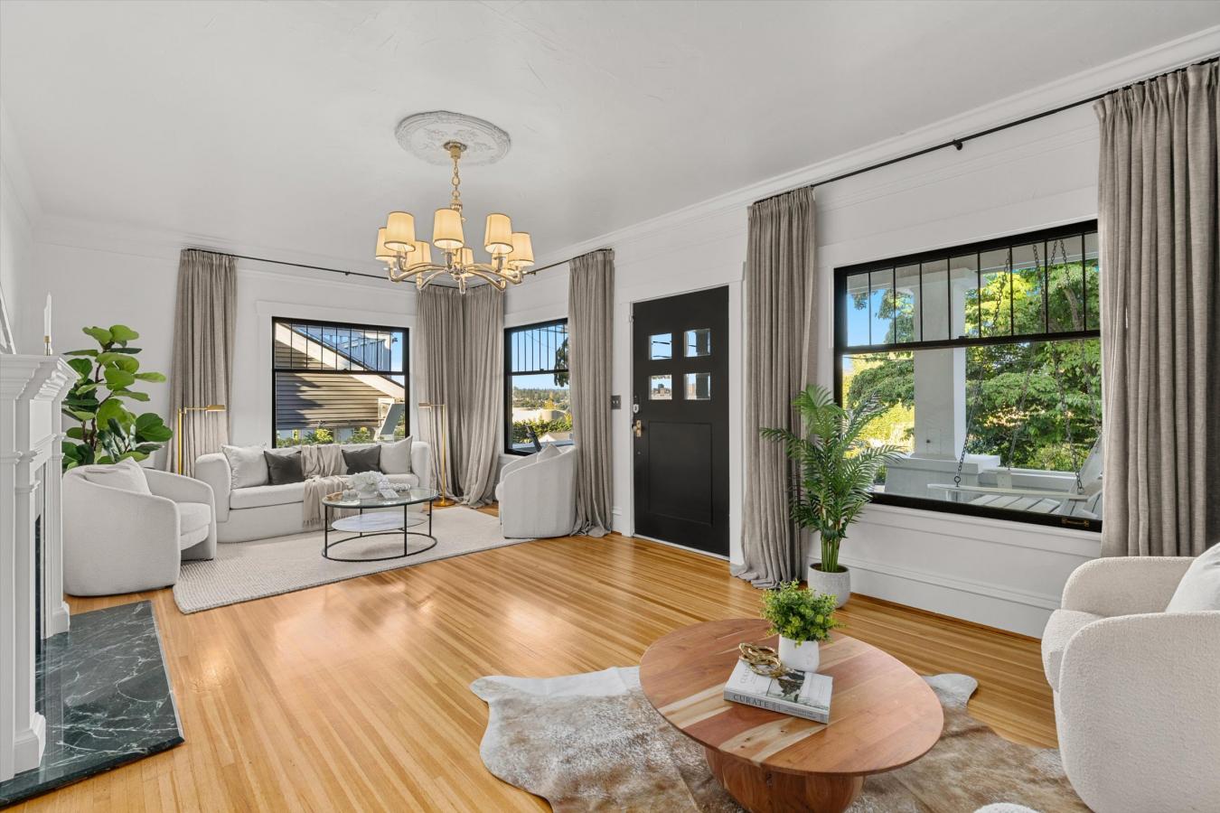 Seattle, King, 98109, United States, 4 Bedrooms Bedrooms, ,2 BathroomsBathrooms,Residential,For Sale,1945410