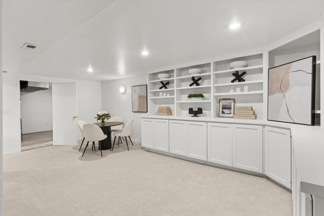 Seattle, King, 98109, United States, 4 Bedrooms Bedrooms, ,2 BathroomsBathrooms,Residential,For Sale,1945410