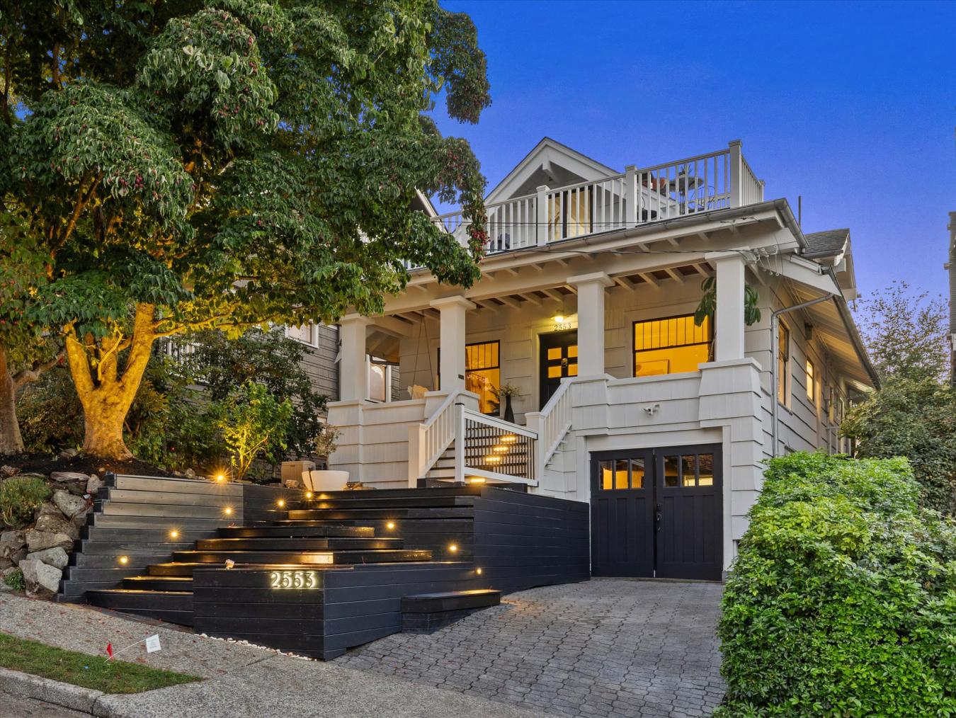 Seattle, King, 98109, United States, 4 Bedrooms Bedrooms, ,2 BathroomsBathrooms,Residential,For Sale,1945410