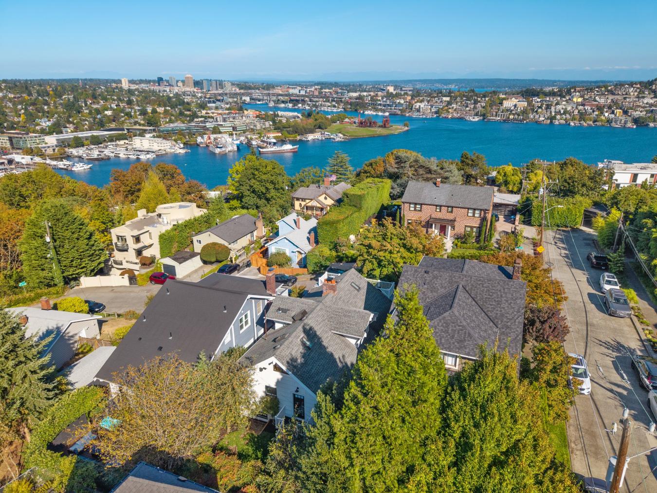 Seattle, King, 98109, United States, 4 Bedrooms Bedrooms, ,2 BathroomsBathrooms,Residential,For Sale,1945410