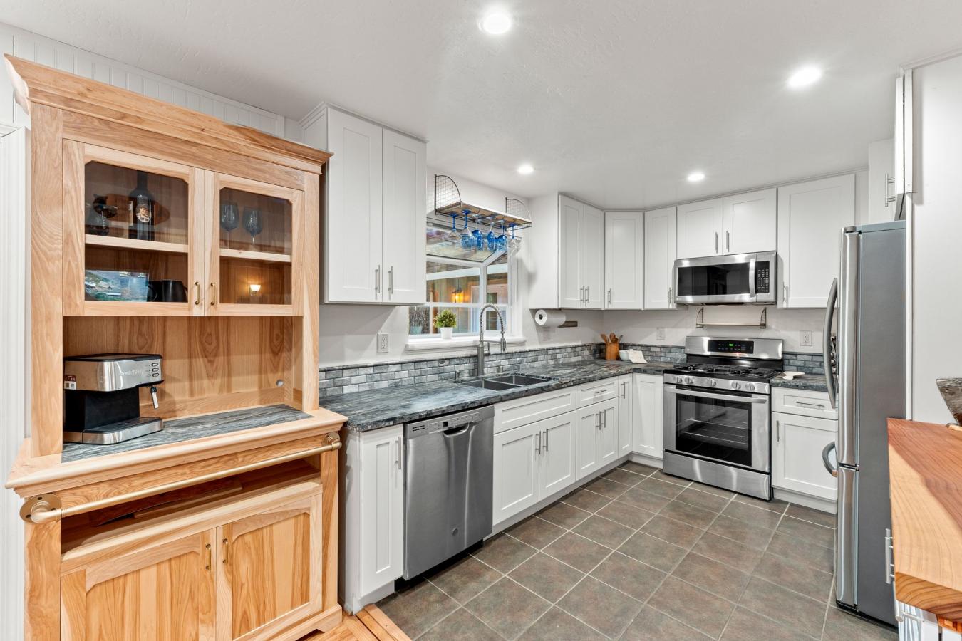 South Lake Tahoe, El Dorado, 96150, United States, 3 Bedrooms Bedrooms, ,-2 BathroomBathrooms,Residential,For Sale,1945407