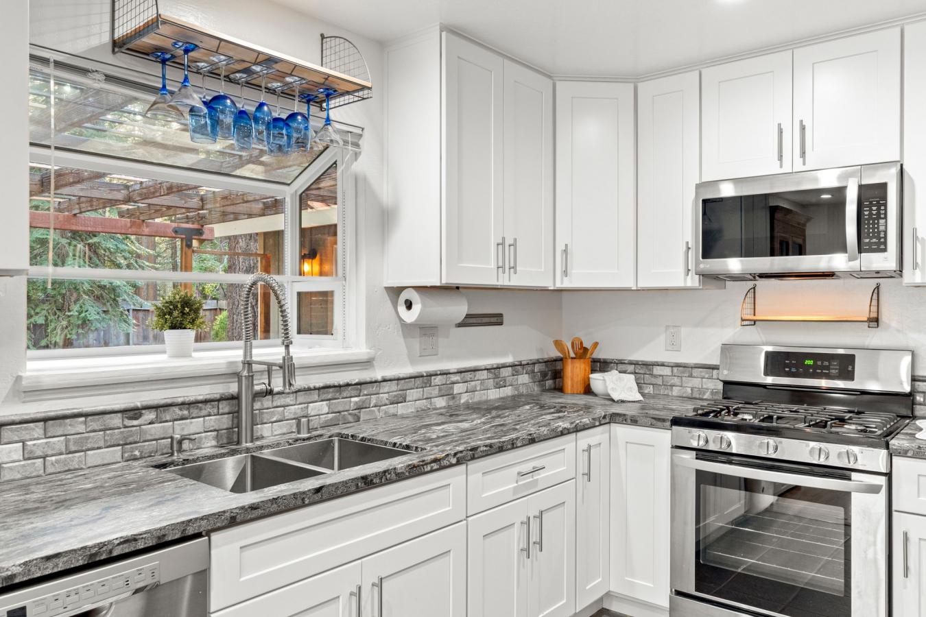 South Lake Tahoe, El Dorado, 96150, United States, 3 Bedrooms Bedrooms, ,-2 BathroomBathrooms,Residential,For Sale,1945407