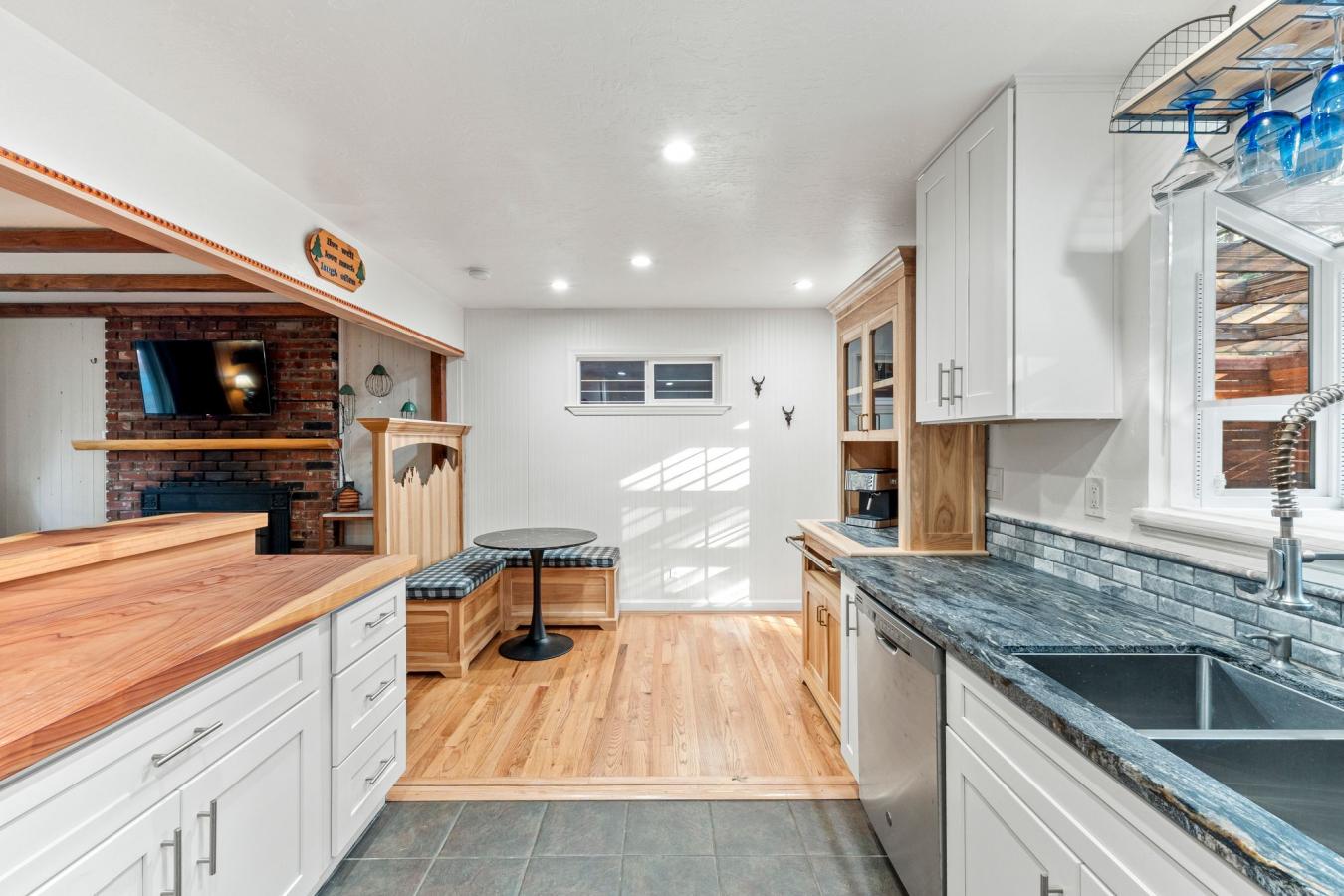 South Lake Tahoe, El Dorado, 96150, United States, 3 Bedrooms Bedrooms, ,-2 BathroomBathrooms,Residential,For Sale,1945407