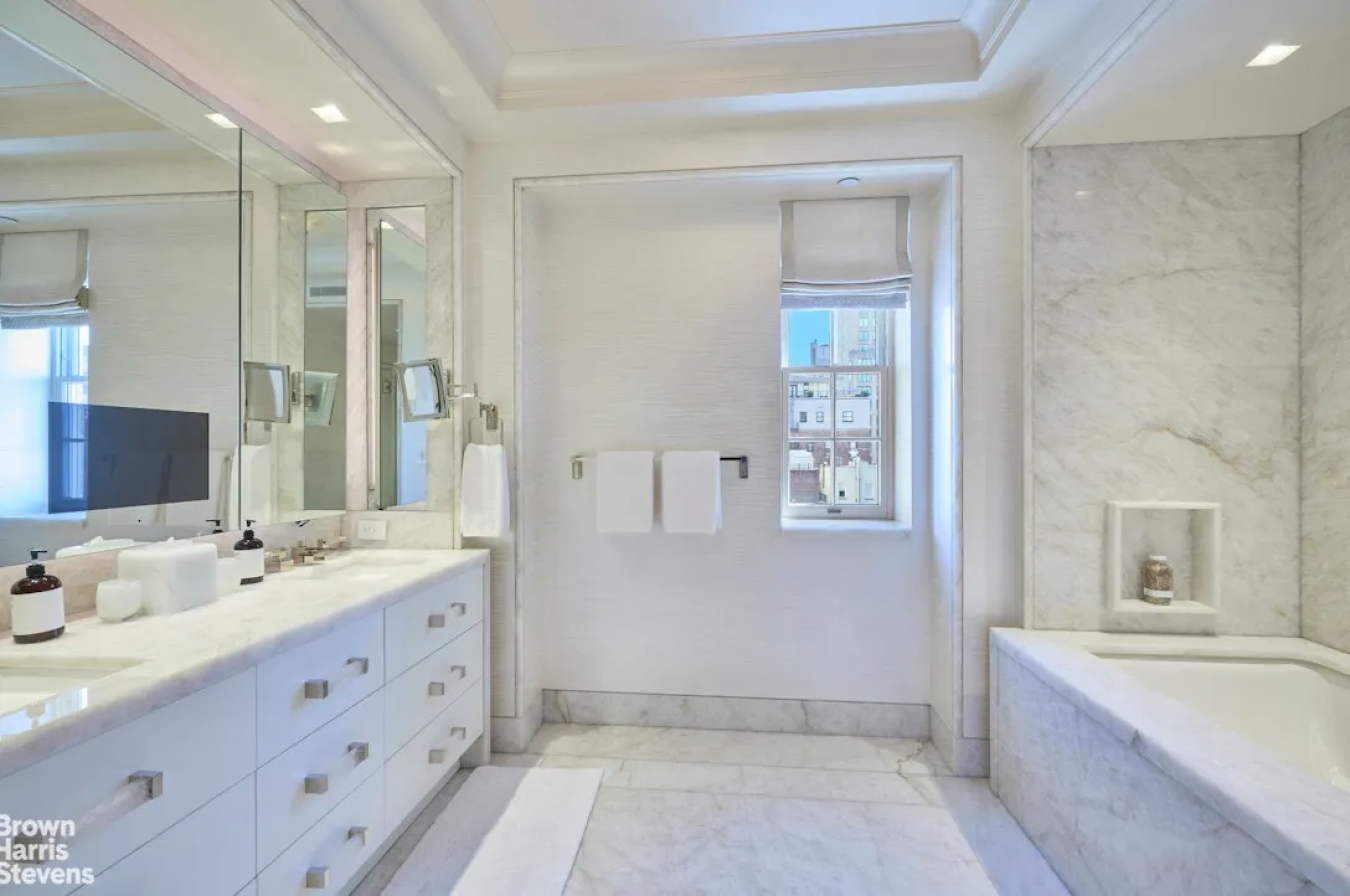 New York, New York, 10028, United States, 4 Bedrooms Bedrooms, ,3 BathroomsBathrooms,Residential,For Sale,1945406
