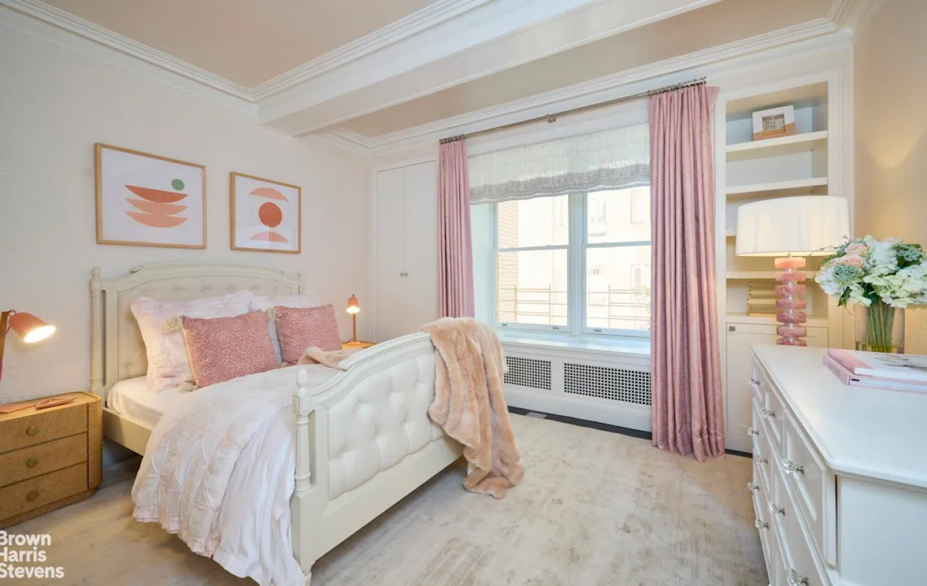 New York, New York, 10028, United States, 4 Bedrooms Bedrooms, ,3 BathroomsBathrooms,Residential,For Sale,1945406