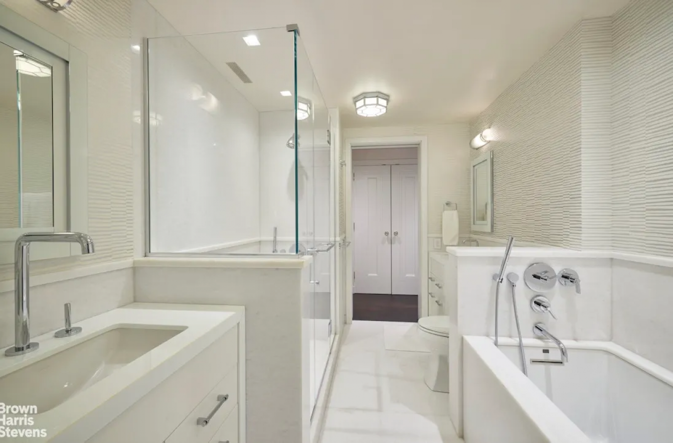 New York, New York, 10028, United States, 4 Bedrooms Bedrooms, ,3 BathroomsBathrooms,Residential,For Sale,1945406