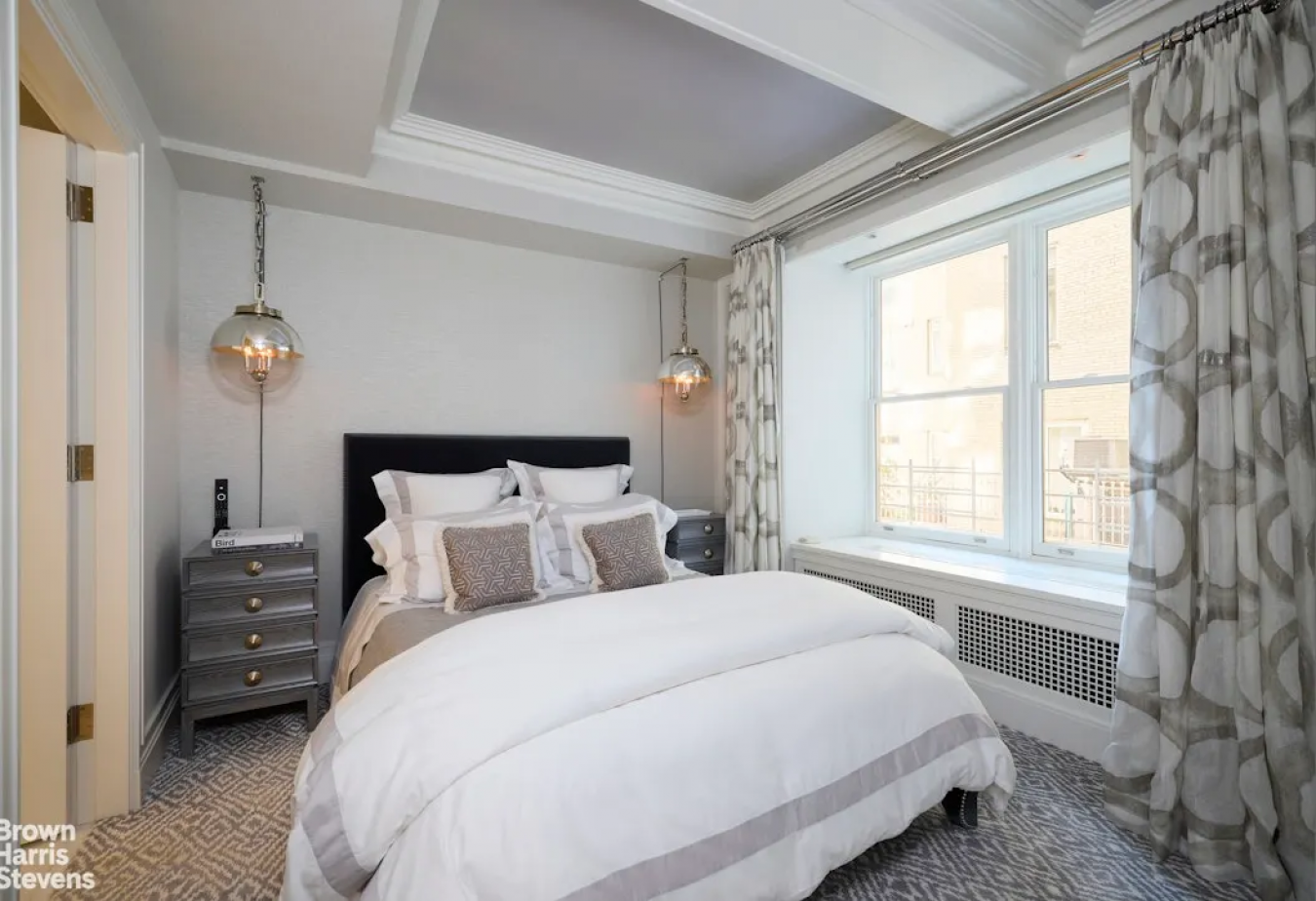 New York, New York, 10028, United States, 4 Bedrooms Bedrooms, ,3 BathroomsBathrooms,Residential,For Sale,1945406