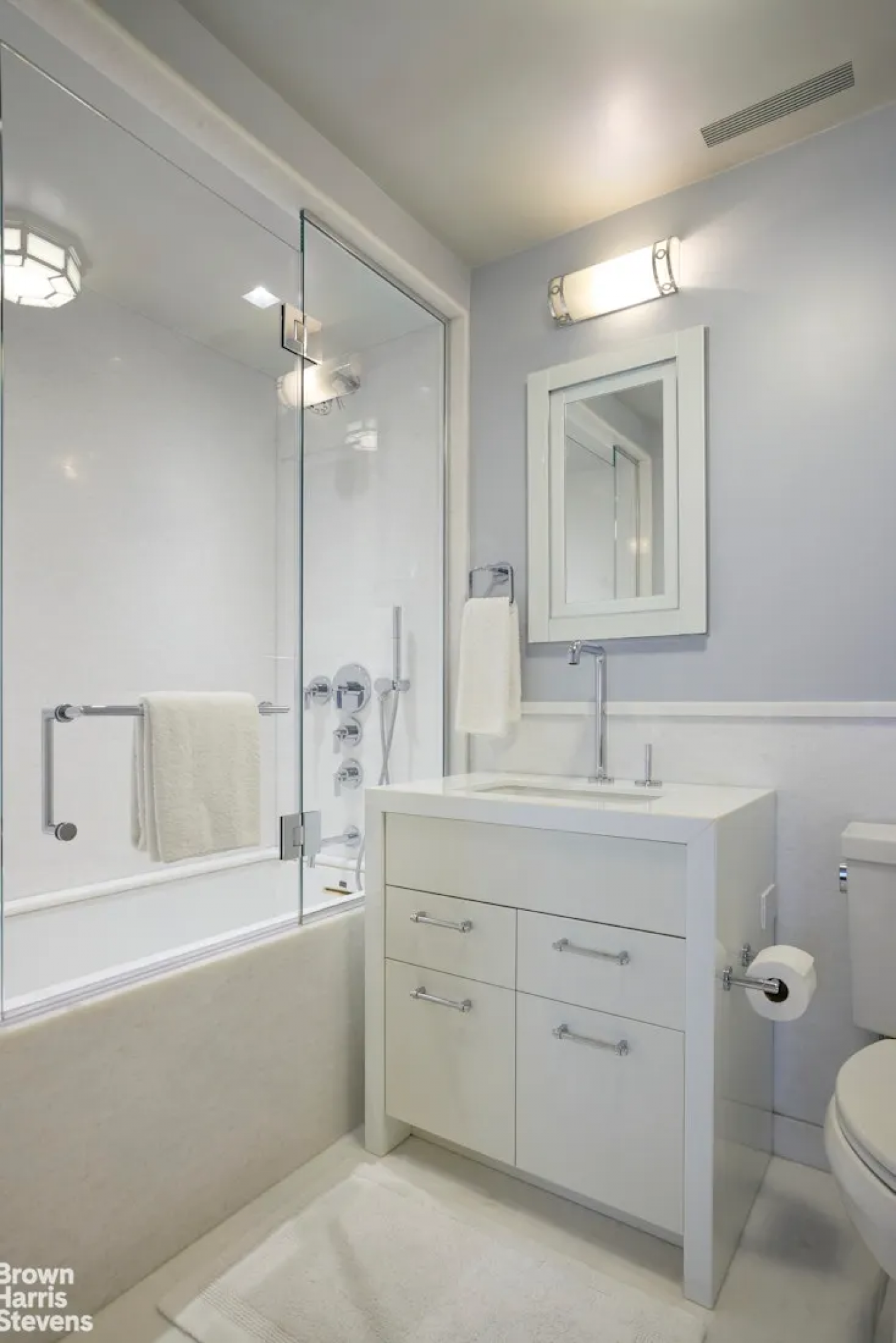 New York, New York, 10028, United States, 4 Bedrooms Bedrooms, ,3 BathroomsBathrooms,Residential,For Sale,1945406