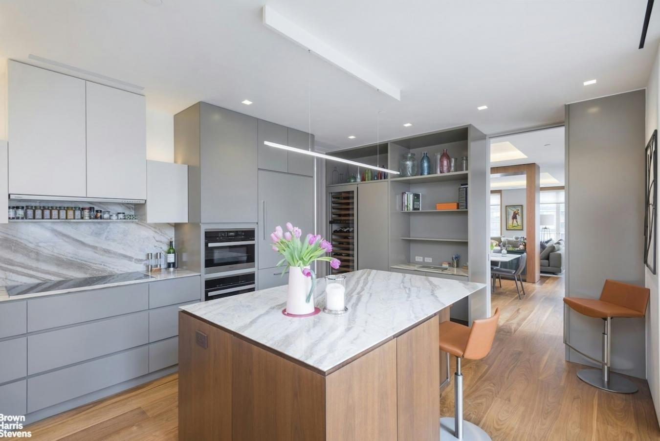 New York, New York, 10023, United States, 2 Bedrooms Bedrooms, ,2 BathroomsBathrooms,Residential,For Sale,1945405