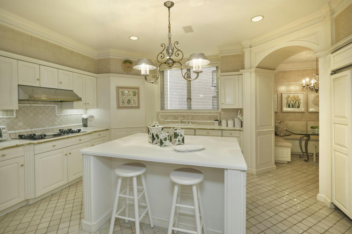 New York, New York, 10028, United States, 3 Bedrooms Bedrooms, ,2 BathroomsBathrooms,Residential,For Sale,1945402