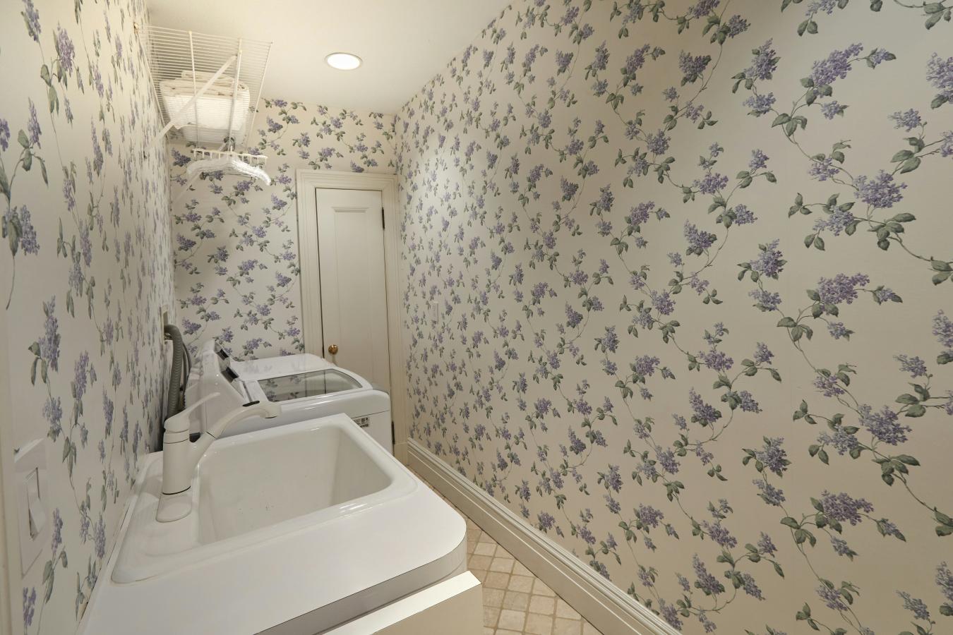 New York, New York, 10028, United States, 3 Bedrooms Bedrooms, ,2 BathroomsBathrooms,Residential,For Sale,1945402