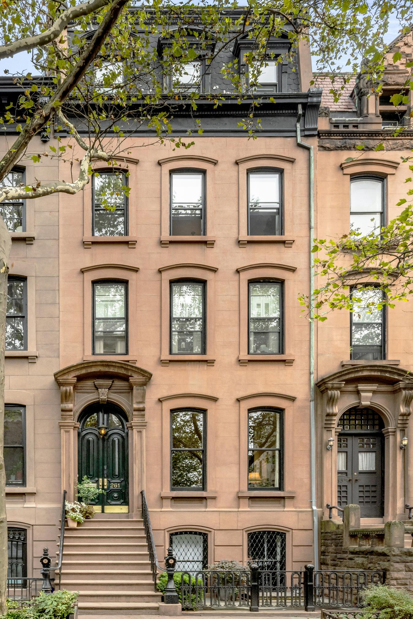 Brooklyn Heights, New York, 11201, United States, 7 Bedrooms Bedrooms, ,4 BathroomsBathrooms,Residential,For Sale,1945401